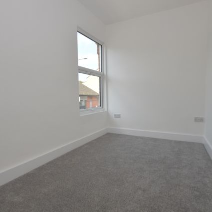 2 Bedroom FIrst Floor Flat - Photo 1