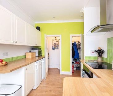 3 bedroom apartment to rent - Photo 4