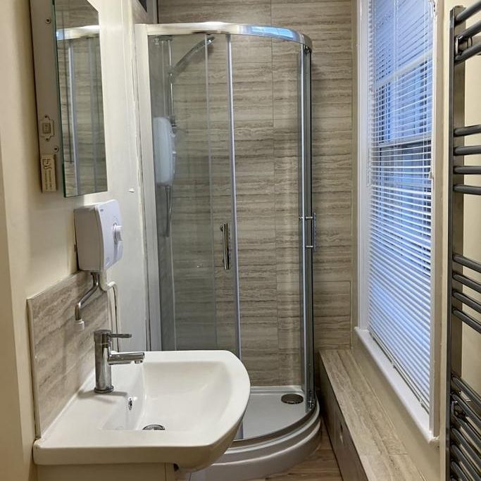 1 bedroom property to rent - Photo 1