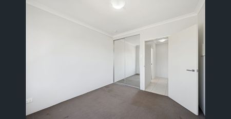 STUNNING 2 BEDROOM APARTMENT! - Photo 4