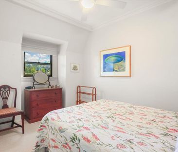Spacious Family Home with Multiple Living Areas & Secure Parking - Photo 6