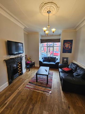 3 Bed - 14 Norwood Place, Hyde Park, Leeds - LS6 1DY - Student - Photo 2