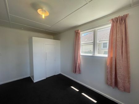 182 Egmont Street, Patea - Photo 2