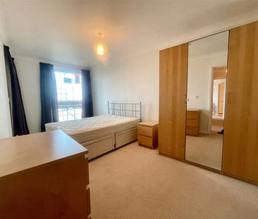 Alencon Link, Basingstoke, Hampshire, RG21 - Photo 4