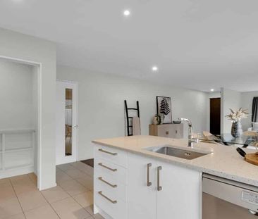 Three Bedroom Family Home In Great Location! - Photo 3