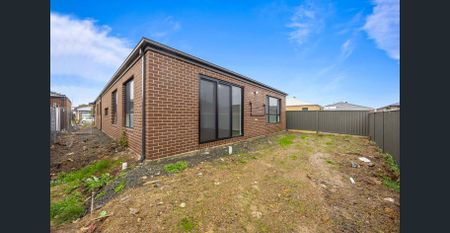 SPACIOUS FAMILY HOME - Photo 3