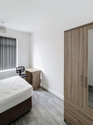 5 bedroom terraced house to rent - Photo 5