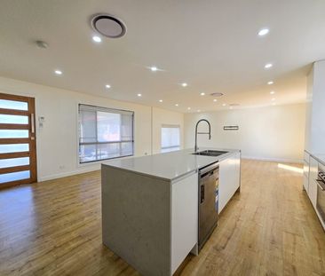 Stylish Family Living in a Peaceful Location - Photo 5