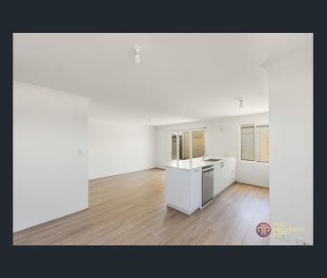 Low-Maintenance Living in a Prime Wellard Location - Photo 4