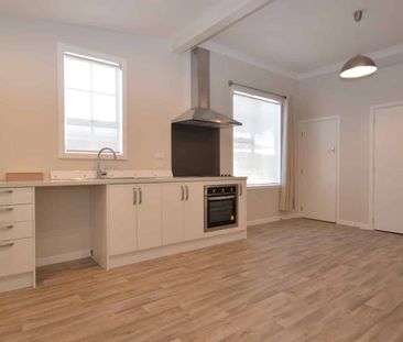 Windsor 3 Bedrooms - Photo 2