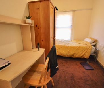 6 bedroom terraced house to rent - Photo 2