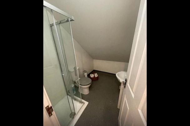 Room in a Shared House, Islingword Road Brighton, BN2 - Photo 1