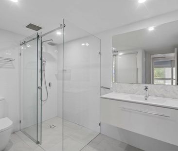 Unfurnished Spacious Apartment in Hope Island Resort - Photo 6