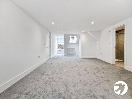 2 bedroom penthouse to rent - Photo 2