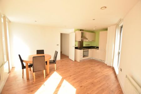 2 bedroom apartment to rent - Photo 3