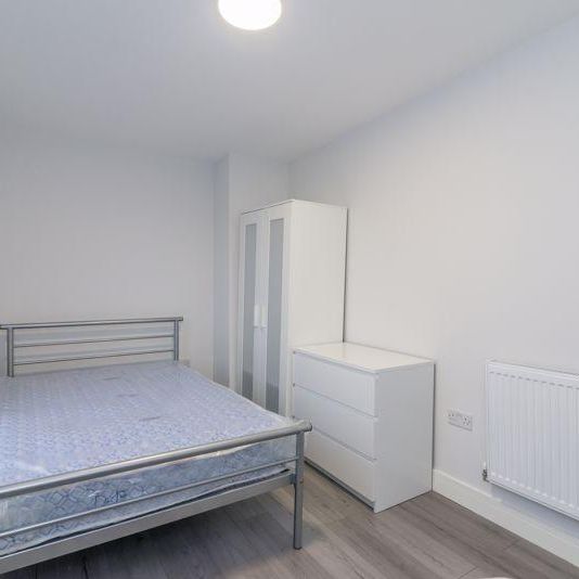 1 bedroom in a house share to rent - Photo 1