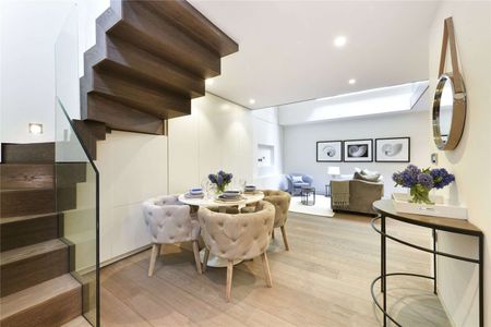A fantastic split level one bedroom apartment situated in a prime Chelsea location just moments from all the amenities of the Fulham Road. - Photo 2