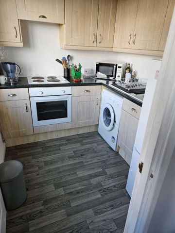 St Keverne Square, NE5 - Photo 4