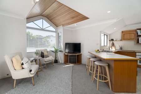 121 Westchester Drive, Churton Park - Photo 2