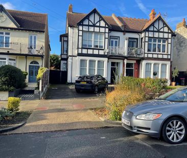 3 bedroom flat to rent - Photo 5