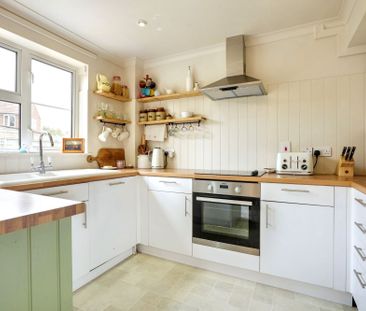 3 bed semi-detached house to rent in Broadcloth, Cranbrook, TN17 - Photo 3