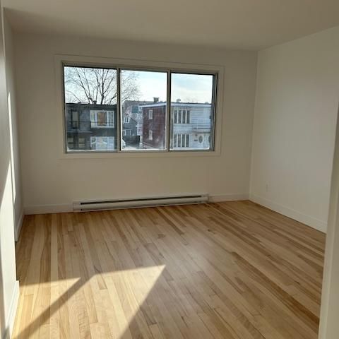 Longueuil Grand 4 1/2 , rénové - Photo 1