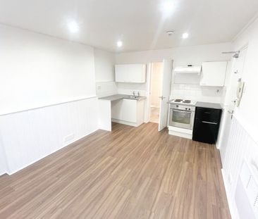 Studio Flat, Pavilion Parade, Brighton - Photo 1