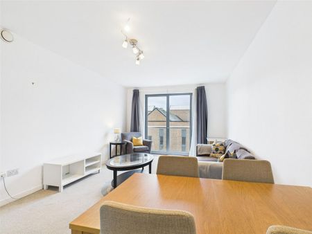 2 bedroom apartment to rent - Photo 3