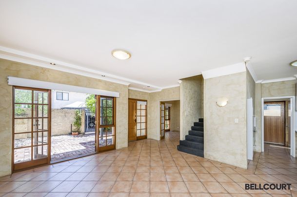 Spacious Two-Bedroom Townhouse in Subiaco - Photo 1
