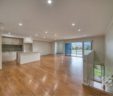 EFFORTLESS LIVING IN A PRIME LOCATION! - Photo 6