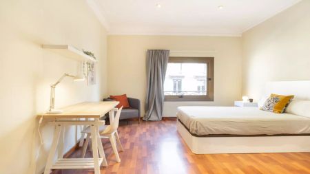 Room in a shared 4-bedroom apartment for rent in el Gòtic, professionals and students only - Foto 4