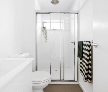 Modern Parkside Living in the Heart of Maidstone - Photo 2