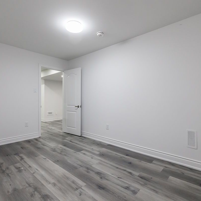 For Lease - 1 Huron Lane, Bradford West Gwillimbury, Ontario - Photo 1