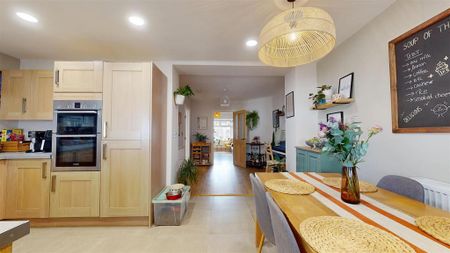 3 bedroom terraced house to rent - Photo 2