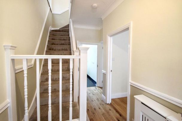 4 bedroom semi-detached house to rent - Photo 1