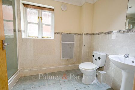 2 bedroom apartment to rent - Photo 4