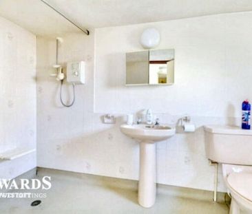 3 bedroom semi-detached house to rent - Photo 6