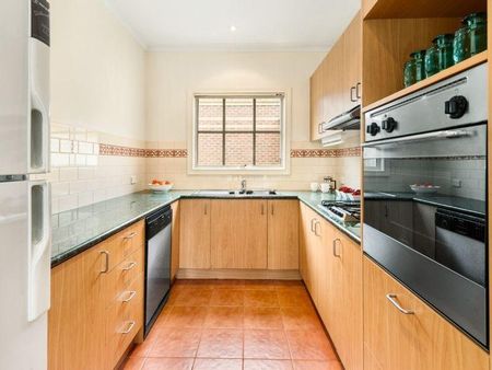 3/111 Strabane Avenue, Balwyn - Photo 2