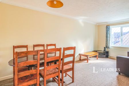 1 bedroom room to rent Baverstock Road, Wallisdown, BH12 - Photo 4