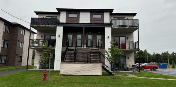 5 1/2 à louer - Photo 2