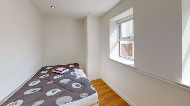 Student Properties to Let - Photo 1