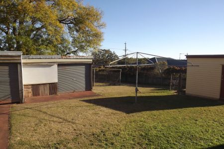 2 Bedroom House Short Stroll to Northpoint Shopping Centre & Parks! - Photo 5