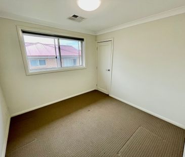 Five Bedrooms/Three Bathrooms! - Photo 3