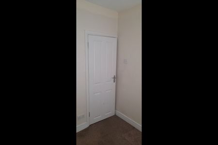 Room in a Shared House, Ilford, IG1 - Photo 3