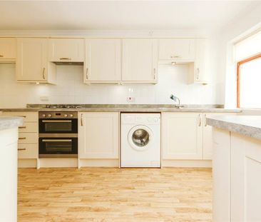 2 bedroom semi-detached house to rent - Photo 4