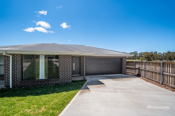 1/46 Spearmount Drive, Armidale NSW 2350 - Photo 1