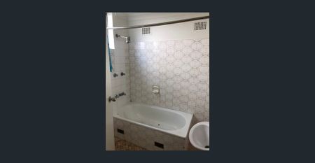 1 Bedroom Unit in Liverpool - Photo 3