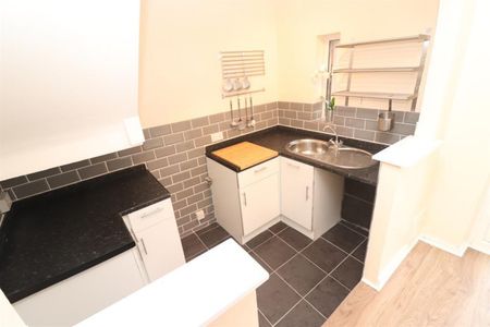 2 bedroom House To Let - Photo 3