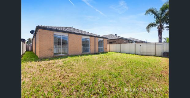 Gorgeous family home, ready to go in Edenbrook Estate - Photo 1