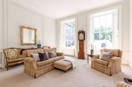 Well presented one bedroom raised ground floor flat with generous and elegant proportions, available on a furnished basis - Photo 2